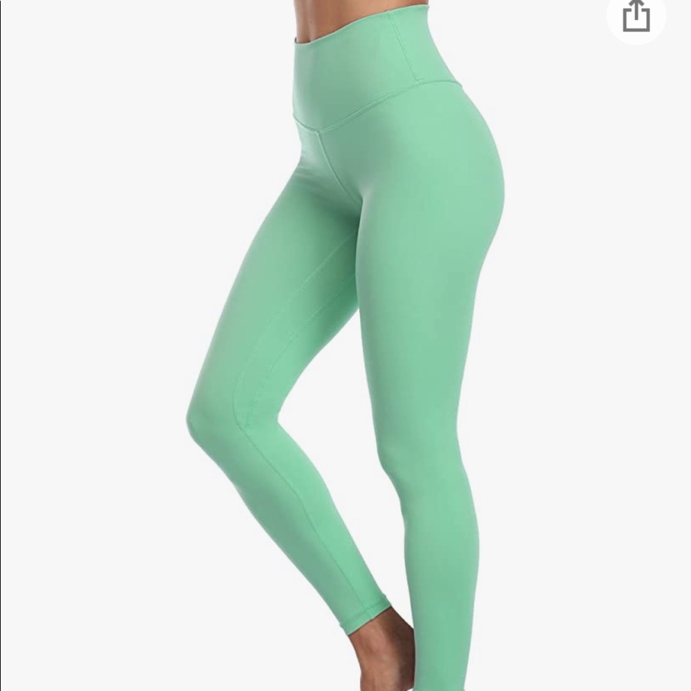 Lululemon dupe leggings.